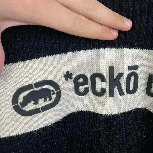 90s Vintage Rap Ecko Unlimited Black Turtleneck Sweater - Trendy & Cozy Unltd. - Picture 4 of 7